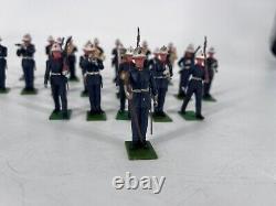 24x Vintage 1960s BRITAINS Eyes Right Band of The Royal Marines Plastic Figures