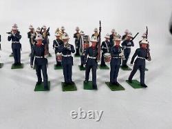 24x Vintage 1960s BRITAINS Eyes Right Band of The Royal Marines Plastic Figures