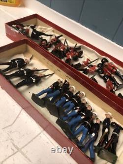 38 Piece Britains Boxed Set Royal Marines. Post War c1960 Machine Gunners