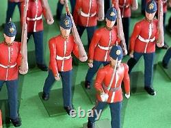 52 pcs BRITAINS EYES RIGHT Toy Soldier Lot British Line Infantry & Drums Bugles