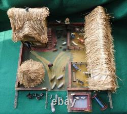 ANTIQUE 1920-30s THATCHED WOODEN FARM WITH BRITAINS JOHILLCO T&B ETC FARM LEAD