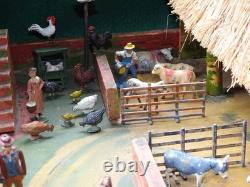 ANTIQUE 1920-30s THATCHED WOODEN FARM WITH BRITAINS JOHILLCO T&B ETC FARM LEAD