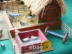 ANTIQUE 1920-30s THATCHED WOODEN FARM WITH BRITAINS JOHILLCO T&B ETC FARM LEAD