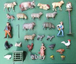 ANTIQUE 1920-30s THATCHED WOODEN FARM WITH BRITAINS JOHILLCO T&B ETC FARM LEAD