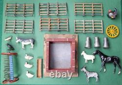 ANTIQUE 1920-30s THATCHED WOODEN FARM WITH BRITAINS JOHILLCO T&B ETC FARM LEAD