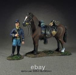 B31325 W. Britain Federal Cavalry Trooper Holding Horse 2 pieces in box