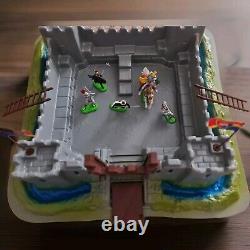 BNIB 1989 Britains Deetail Knights of the Sword Lion Castle playset