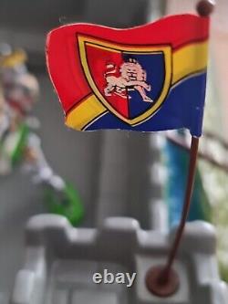 BNIB 1989 Britains Deetail Knights of the Sword Lion Castle playset
