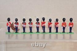 BRITAINS 00294 5991 40201 QUEEN VICTORIA GRENADIER GUARDS COLOUR PARTY 1899 ol