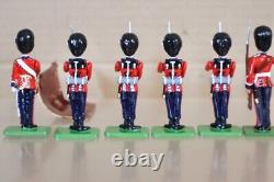 BRITAINS 00294 5991 40201 QUEEN VICTORIA GRENADIER GUARDS COLOUR PARTY 1899 ol