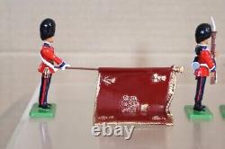 BRITAINS 00294 5991 40201 QUEEN VICTORIA GRENADIER GUARDS COLOUR PARTY 1899 ol