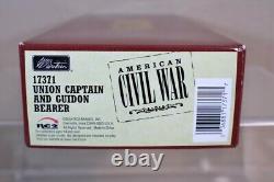BRITAINS 17371 AMERICAN CIVIL WAR MOUNTED UNION CAPTAIN & GUIDON BEARER SET oi
