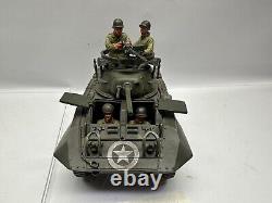 BRITAINS 17585 US ARMY LIGHT ARMOURED SCOUT CAR VEHICLE + CREW Retired 2005 1/30