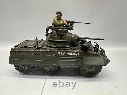 BRITAINS 17585 US ARMY LIGHT ARMOURED SCOUT CAR VEHICLE + CREW Retired 2005 1/30