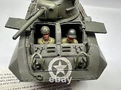 BRITAINS 17585 US ARMY LIGHT ARMOURED SCOUT CAR VEHICLE + CREW Retired 2005 1/30