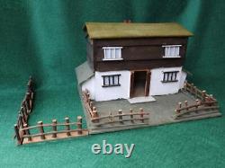 BRITAINS 1930s LEAD HUNT SET PEACOCK TOYS WOODEN FARMHOUSE PEOPLE & ANIMALS