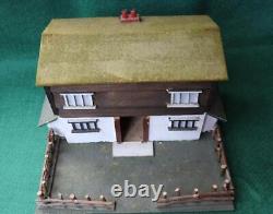 BRITAINS 1930s LEAD HUNT SET PEACOCK TOYS WOODEN FARMHOUSE PEOPLE & ANIMALS