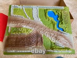 BRITAINS 1988 FARMHOUSE AND FARM YARD SET 4712 (Missing Oak Tree)