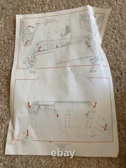 BRITAINS 1988 FARMHOUSE AND FARM YARD SET 4712 (Missing Oak Tree)