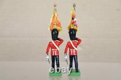 BRITAINS 28 x SCOTS GUARDS MARCHING FIFES DRUMS MARCHING BAND & COLOUR PARTY ob