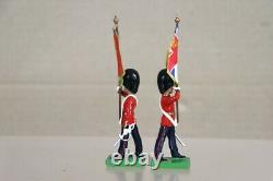 BRITAINS 28 x SCOTS GUARDS MARCHING FIFES DRUMS MARCHING BAND & COLOUR PARTY ob