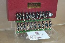 BRITAINS 41103 ROYAL HIGHLAND 1st BATTALION BLACK WATCH REGIMENTAL BAND SET ne