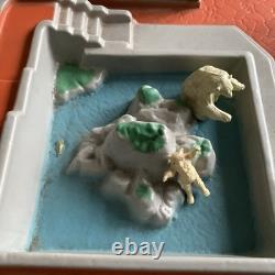 BRITAINS 4712 MODEL ZOO SET with animals + ORIGINAL Box, 1968-1970s