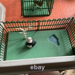 BRITAINS 4712 MODEL ZOO SET with animals + ORIGINAL Box, 1968-1970s