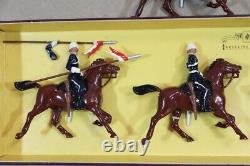 BRITAINS 8806 BRITISH The DUKE of CAMBRIDGE'S OWN 17th LANCERS with COLOURS oc