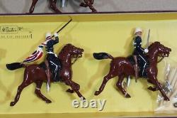 BRITAINS 8806 BRITISH The DUKE of CAMBRIDGE'S OWN 17th LANCERS with COLOURS oc