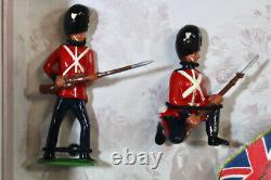 BRITAINS 8813 ROYAL FUSILIERS & MOUNTED 13th HUSSARS DENNIS BRITAIN SET nz