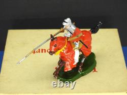 BRITAINS BOXED LEAD KNIGHTS OF AGINCOURT 1960 No. 1661 MOUNTED KNIGHT WITH LANCE