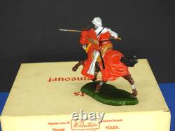BRITAINS BOXED LEAD KNIGHTS OF AGINCOURT 1960 No. 1661 MOUNTED KNIGHT WITH LANCE