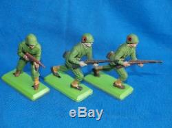 BRITAINS DEETAIL 1970s, WW2 JAPANESE and US ARMY INFANTRY, 24 TOY SOLDIERS, 1/32