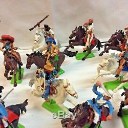 BRITAINS DEETAIL Horsemen cowboys horses etc soldiers