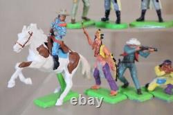BRITAINS DEETAIL JOB LOT of AMERICAN WILD WEST COWBOYS & INDIANS MEXICANS 29om