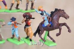 BRITAINS DEETAIL JOB LOT of AMERICAN WILD WEST COWBOYS & INDIANS MEXICANS 29om