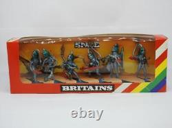 BRITAINS DEETAIL SPACE No. 9136 CYBORGS MINT & BOXED 1983-84