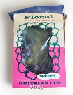 BRITAINS FLORAL GARDEN Collection, x7 Boxed -2588 Dove Cote, Bird Bath, Sun Dial