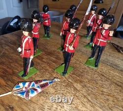 BRITAINS HOLLOWCAST SET NO. 2084 COLOUR PARTY OF THE SCOTS GUARDS Painted Metal
