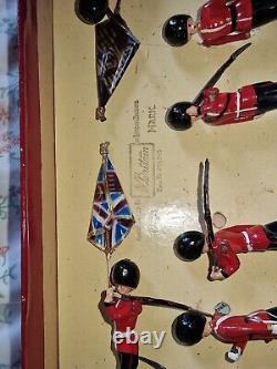 BRITAINS HOLLOWCAST SET NO. 2084 COLOUR PARTY OF THE SCOTS GUARDS Painted Metal
