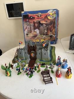 BRITAINS KNIGHTS OF THE SWORD 7791 SWORD CASTLE & extras
