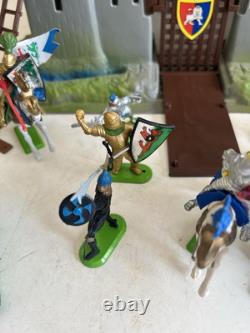 BRITAINS KNIGHTS OF THE SWORD 7791 SWORD CASTLE & extras