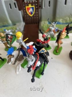 BRITAINS KNIGHTS OF THE SWORD 7791 SWORD CASTLE & extras