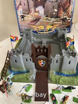BRITAINS KNIGHTS OF THE SWORD 7791 SWORD CASTLE & extras