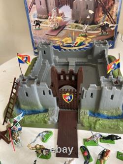 BRITAINS KNIGHTS OF THE SWORD 7791 SWORD CASTLE & extras