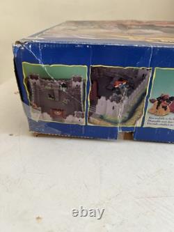 BRITAINS KNIGHTS OF THE SWORD 7791 SWORD CASTLE & extras