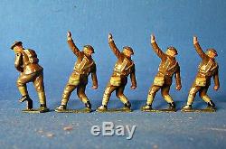BRITAINS LEAD FIGURE WWII BRITISH SOLDIERS ATTACKING w GAS MASKS