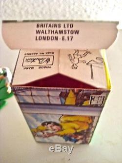 BRITAINS MINI SET 1131 footballers Mint In Box Vintage 1960s COMPLETE