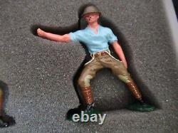 BRITAINS PREMIER SERIES 13 PDR GUN & LIMBER OF THE R. H. A. WITH 4 MEN No. 8919